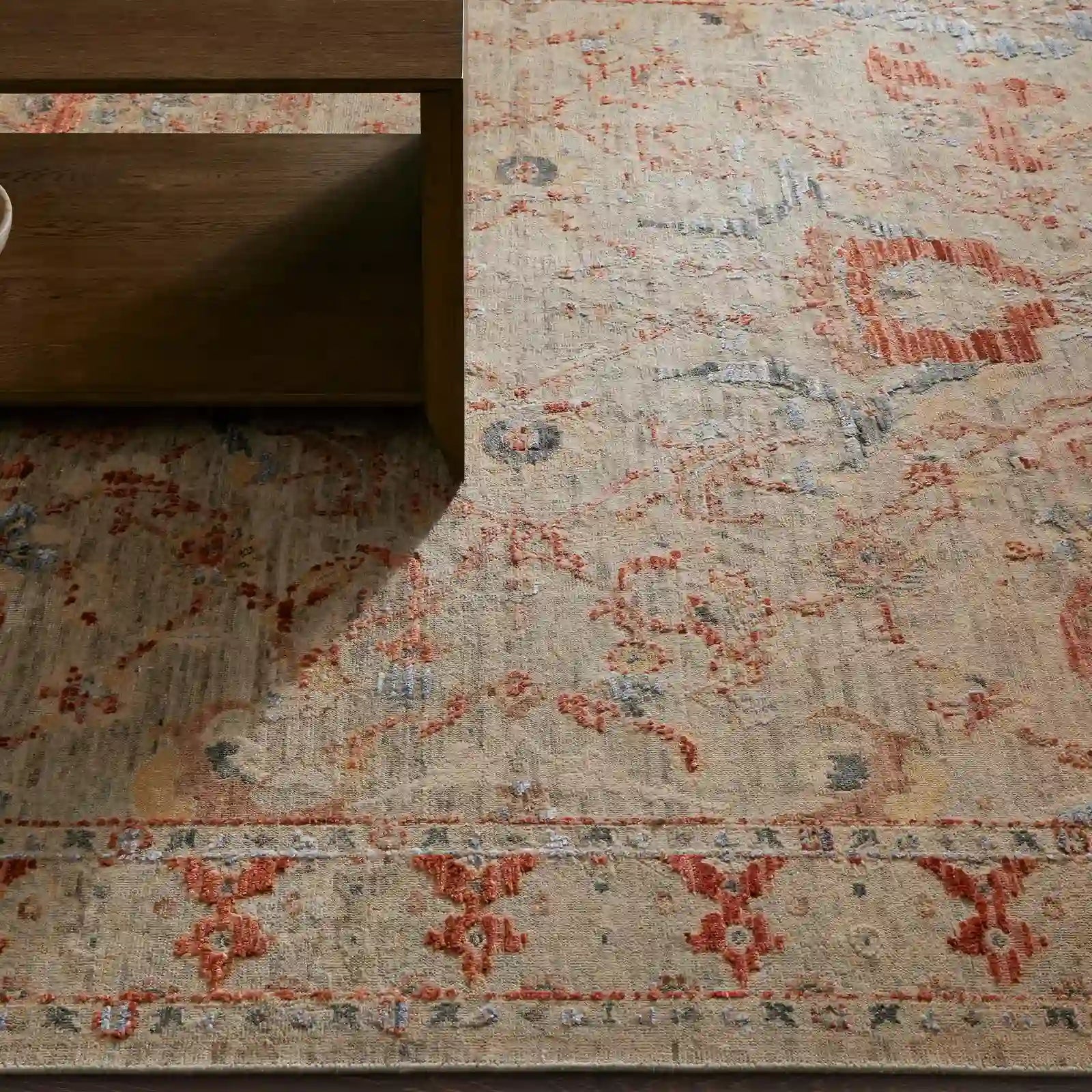 Tapis noué main Antwone à motifs traditionnels de style persan