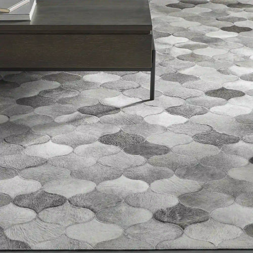 Tapis moderne Ambrilē, grand format 240x300 cm, motif géométrique patchwork, en peau de vache, idéal pour le salon.
