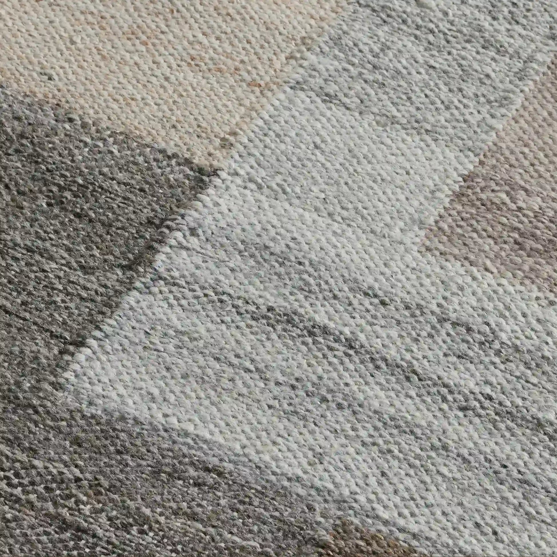 Akira Grey Performance Rug from 100% Polyester Yarns Carpet Modern Geometric Patchwork Style