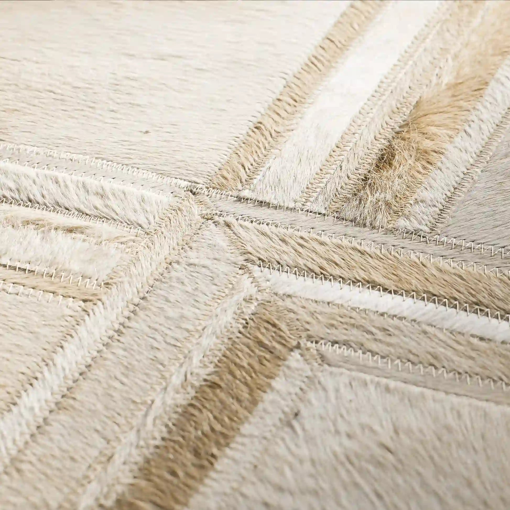 Grira Runder Teppich aus Naturfell Modern Luxuriöser geometrischer Teppich im Fell-Stil
