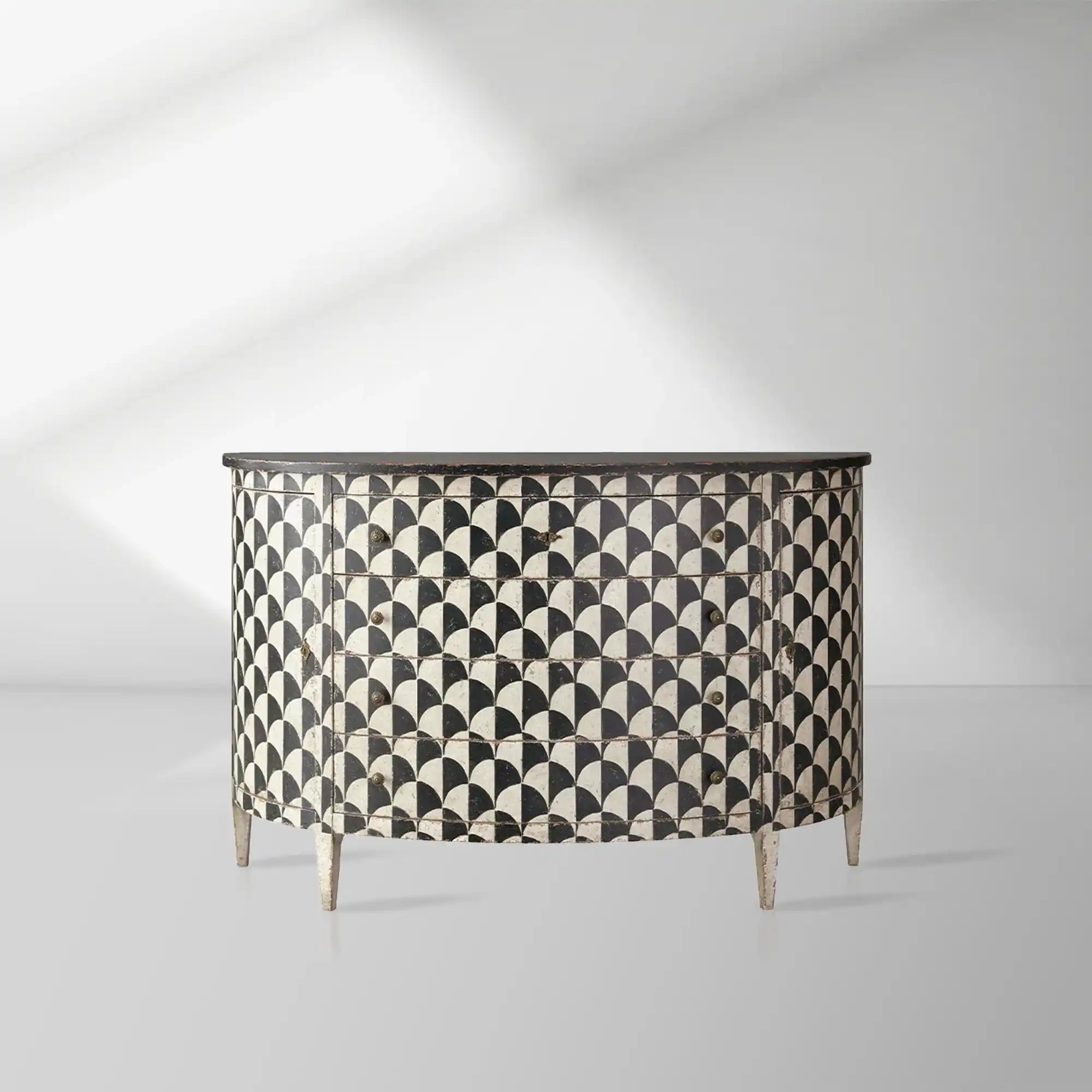 Andretta Pappelholz-Schrank/Sideboard im modernen Wohnstil mit schwarz-weißem geometrischem Muster