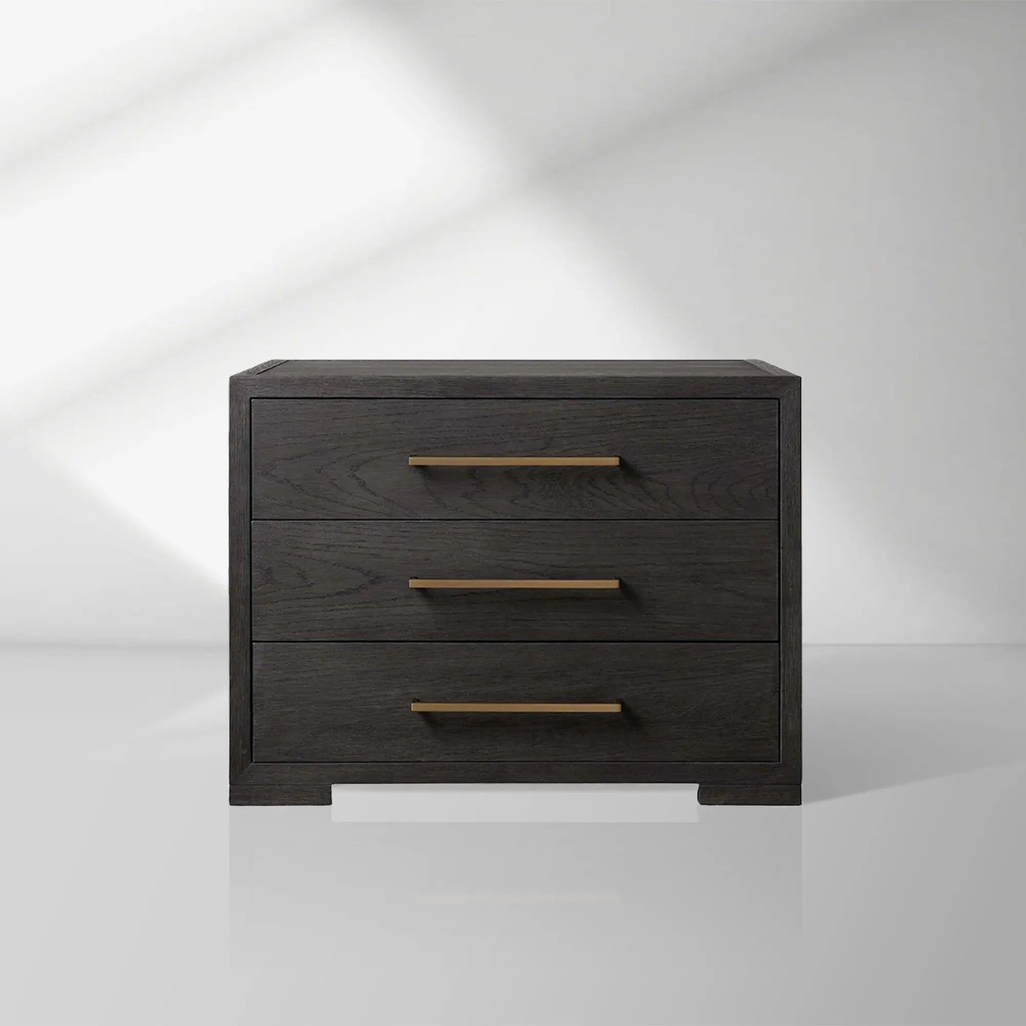 Darwyn Closed Nightstand with Solid Oak Wood & Oak Veneers Brass Handles Bedside Nightside Table 3-Drawer Cabinet