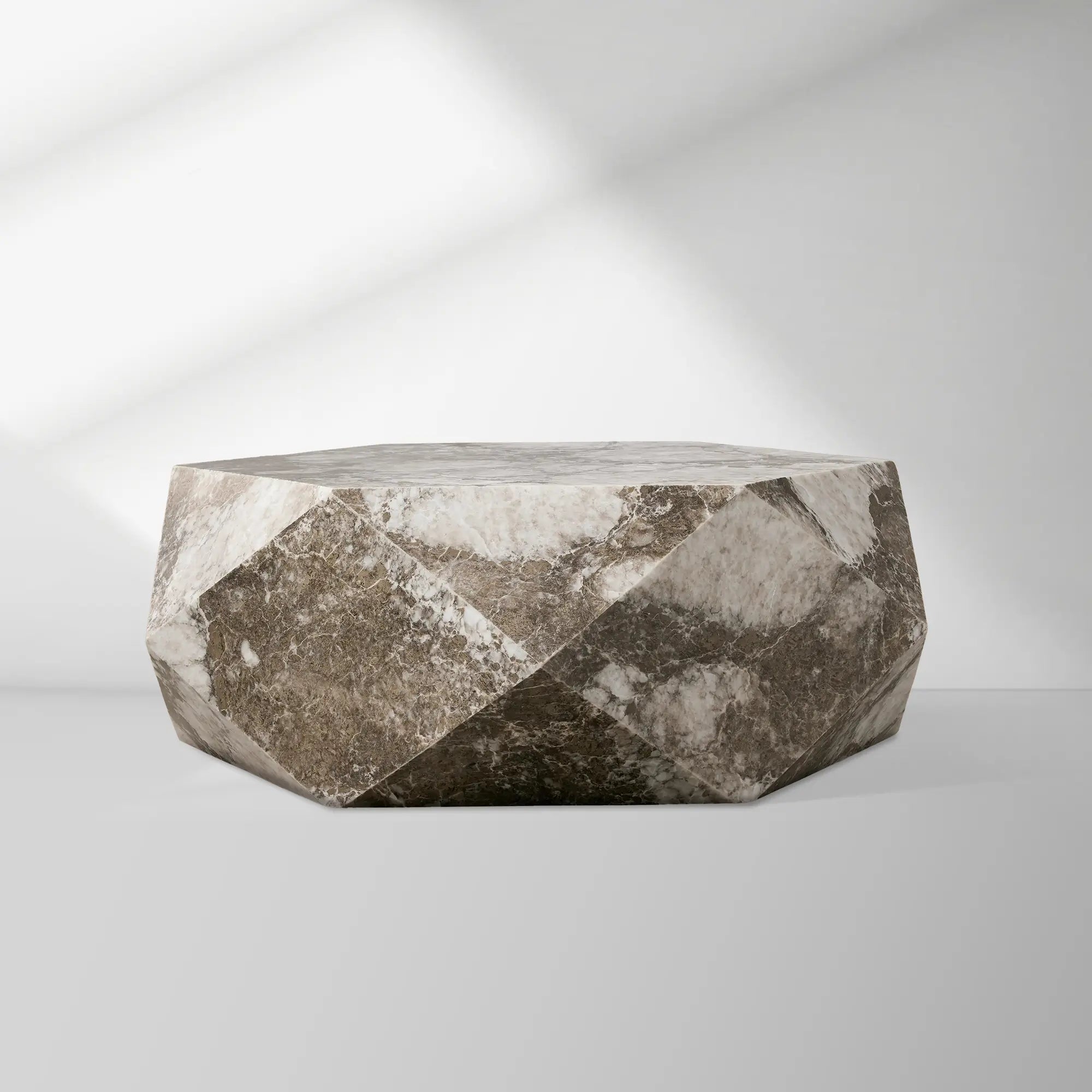 Lysa Onyx Couchtisch mit natürlichem Onyxstein, einzigartiger Holzrahmen, Cocktailtisch, Wohnzimmer, geometrischer Mittel-Teetisch