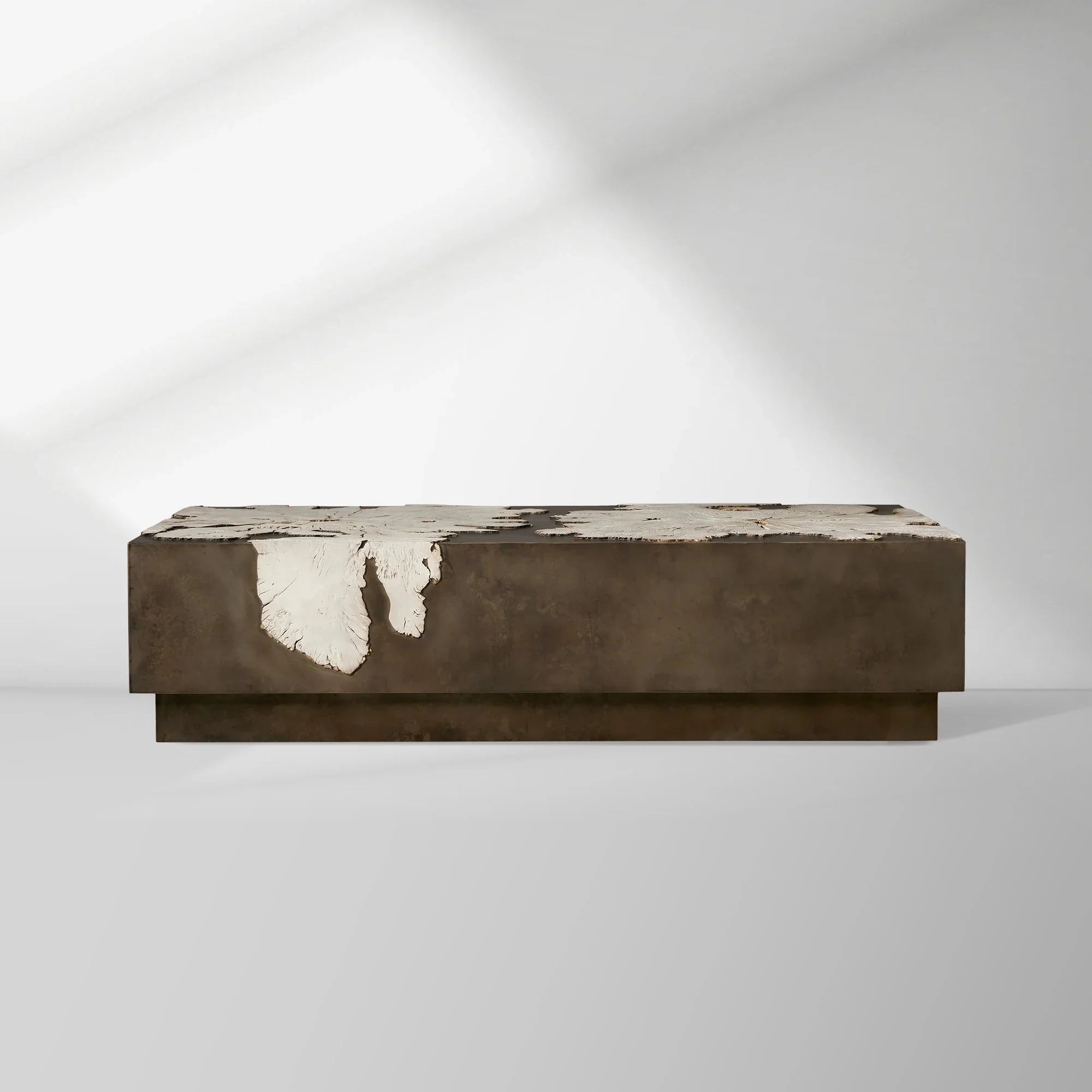 Table basse Obra Salvaged Burl avec bois de broussin Milpa et base en acier, table de centre de salon, table de cocktail