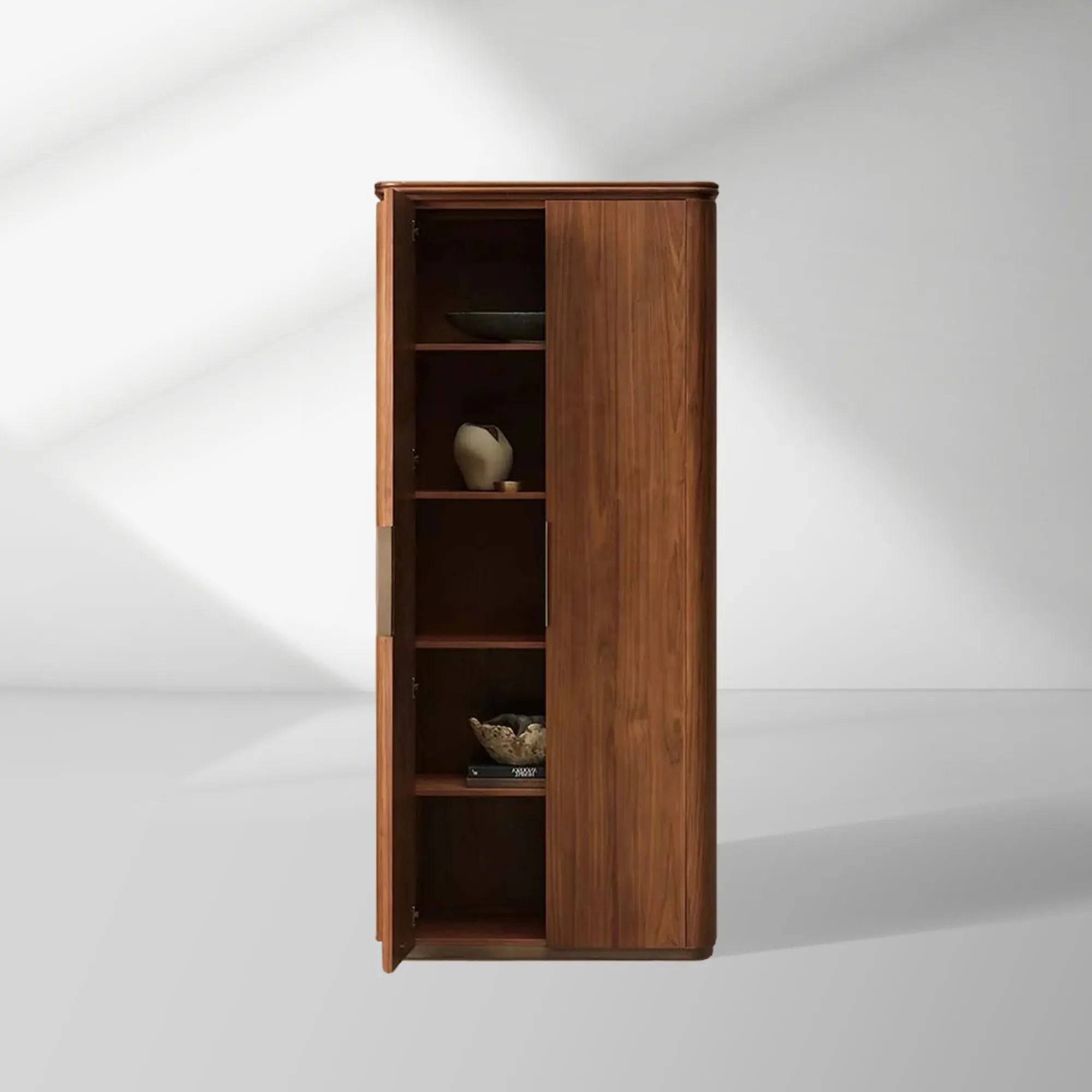 Hoher Aufbewahrungsschrank von Caden Wood, Vitrine aus Walnussholz, Esszimmerschrank, Eingangsbereich, Geschirrschrank