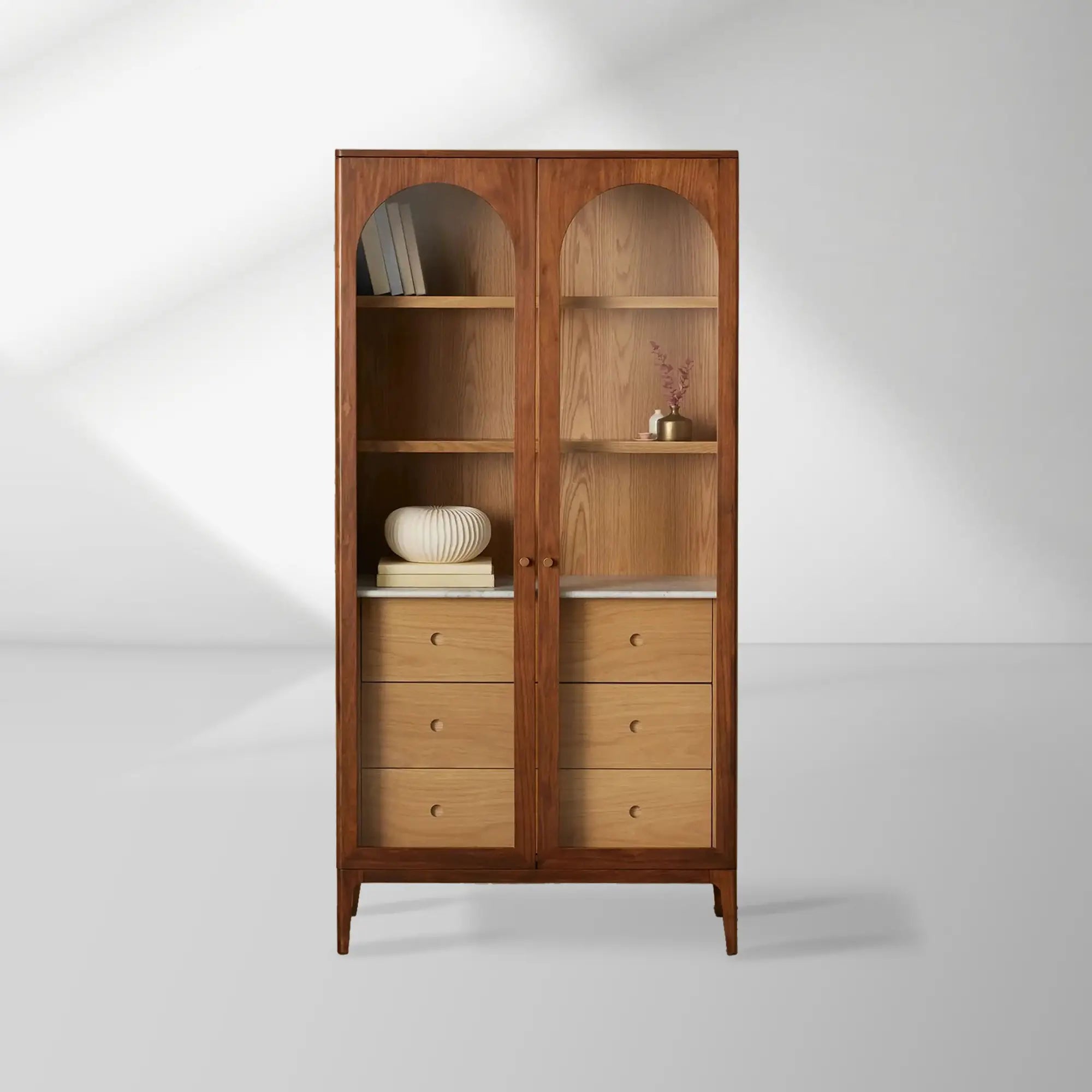 Linley Eichenholz-Hochvitrine mit Glastüren und Schubladen 