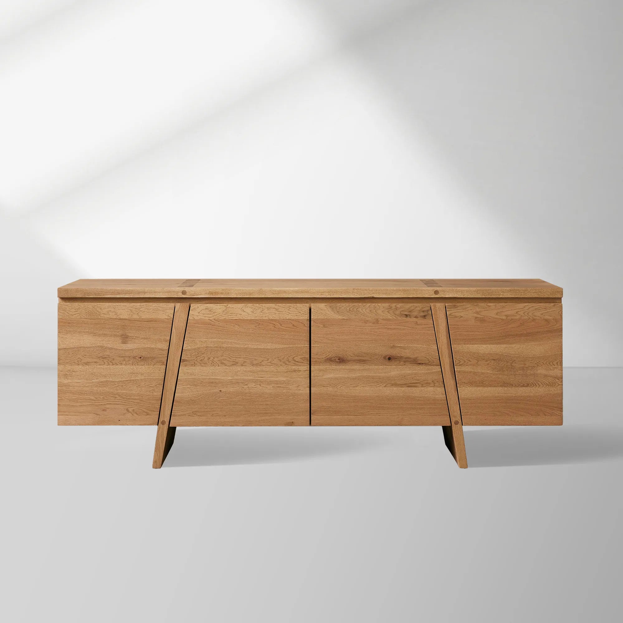 Panta Sideboard aus weißer Eiche, Landhausstil, TV-Schrank für den Eingangsbereich