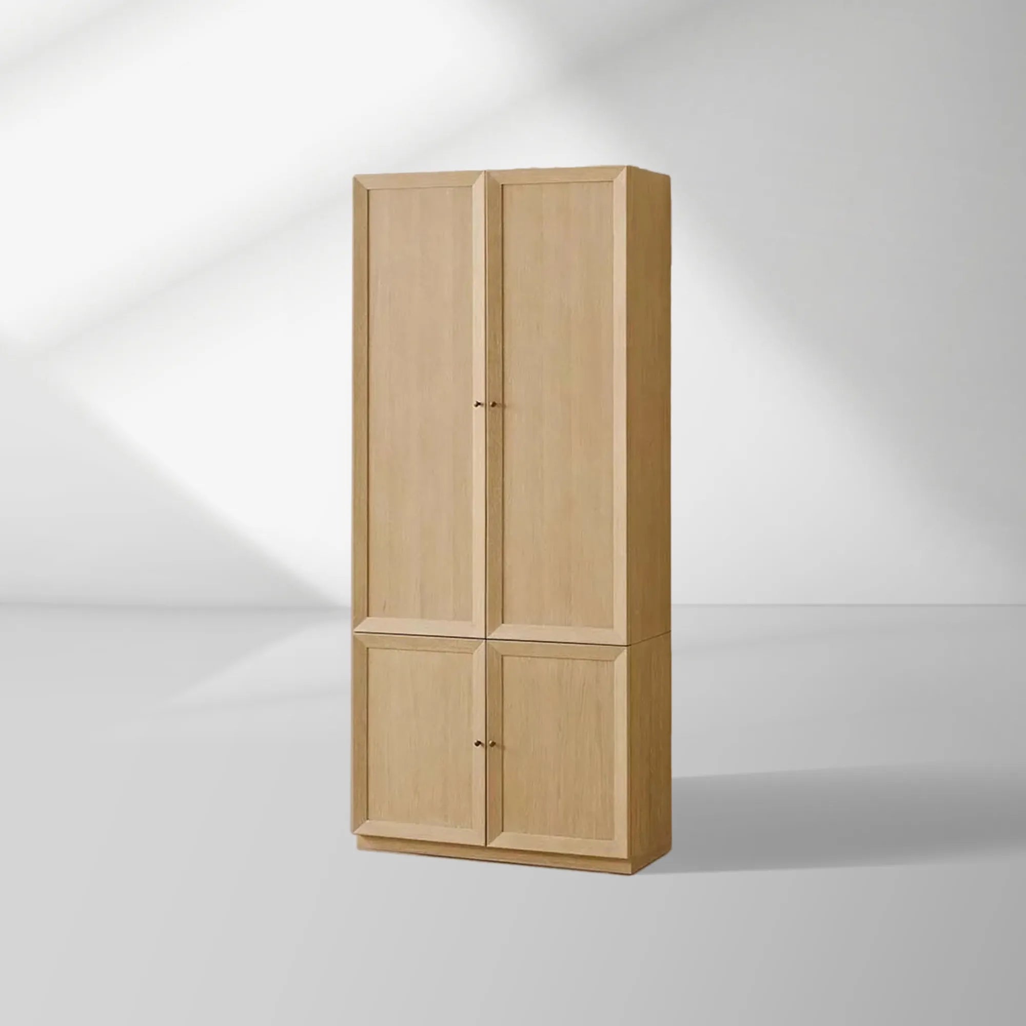 Nason Modularer hoher Eichenschrank für moderne Wohnzimmer mit großen Schließfächern