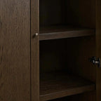 Nason Modularer hoher Eichenschrank für moderne Wohnzimmer mit großen Schließfächern