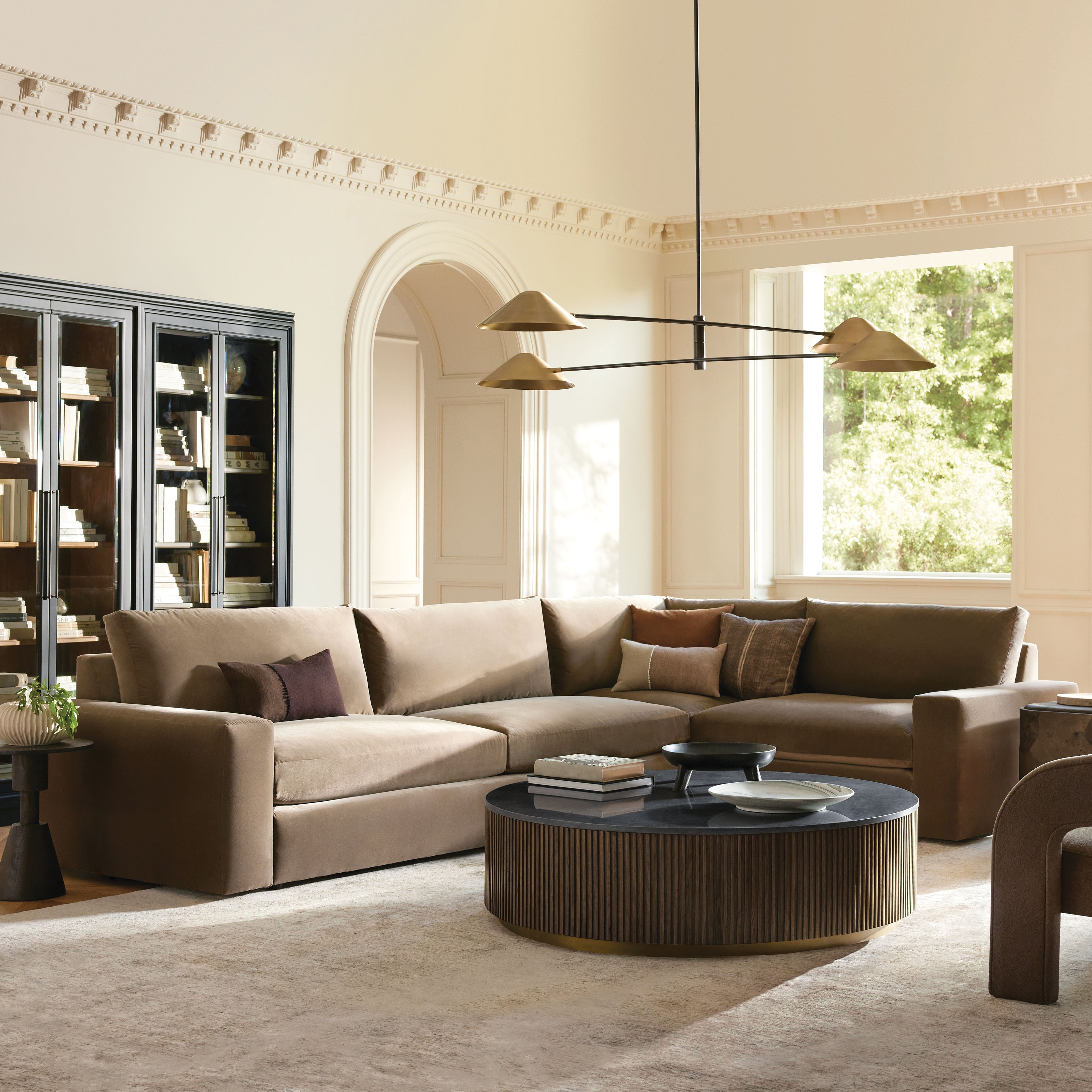 Finnley Round Coffee Table Sofa Center Tea Table with Stone Top & Brass Base