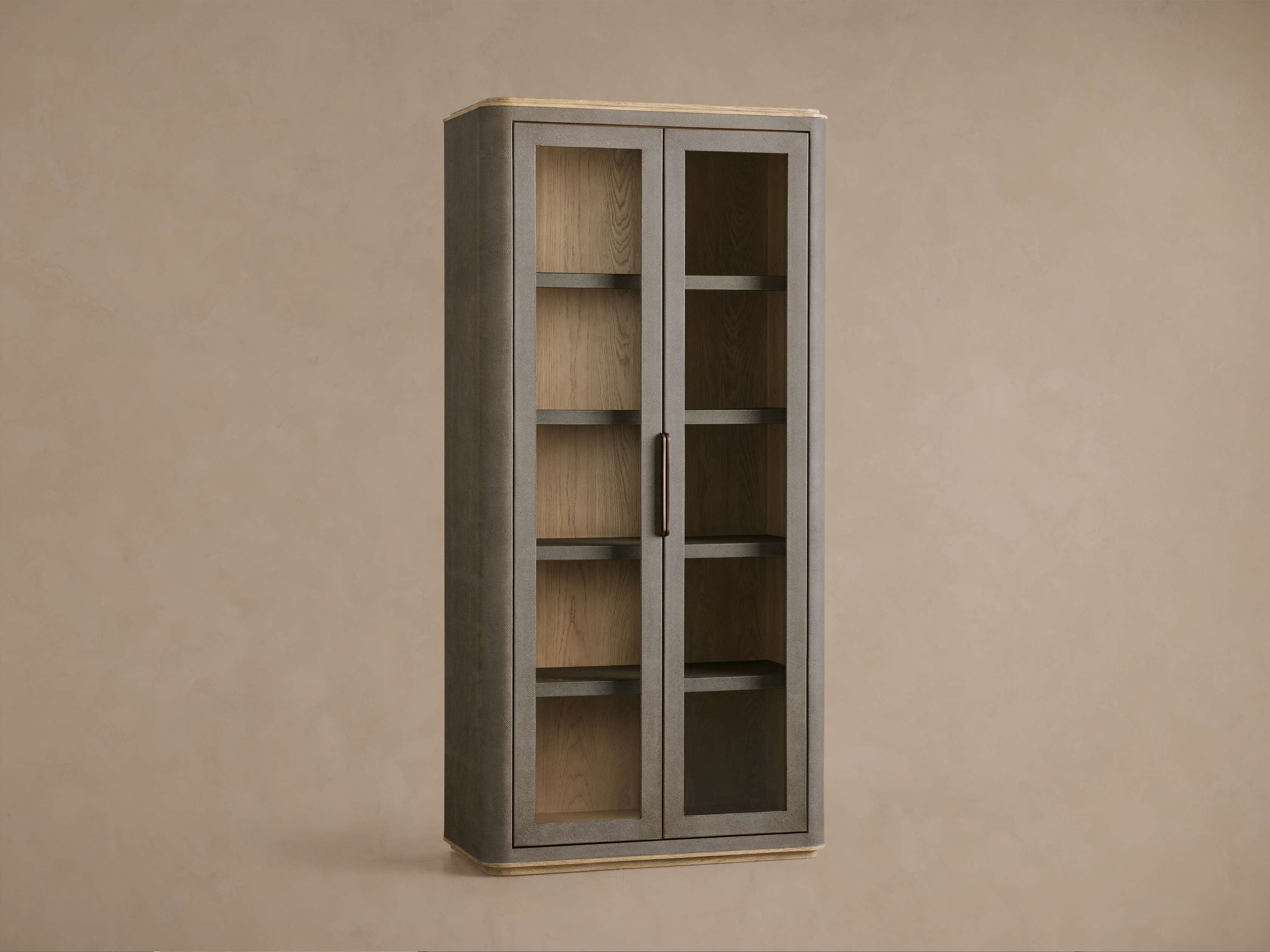 Harrow Hochvitrinen mit Shagreen-Imitat