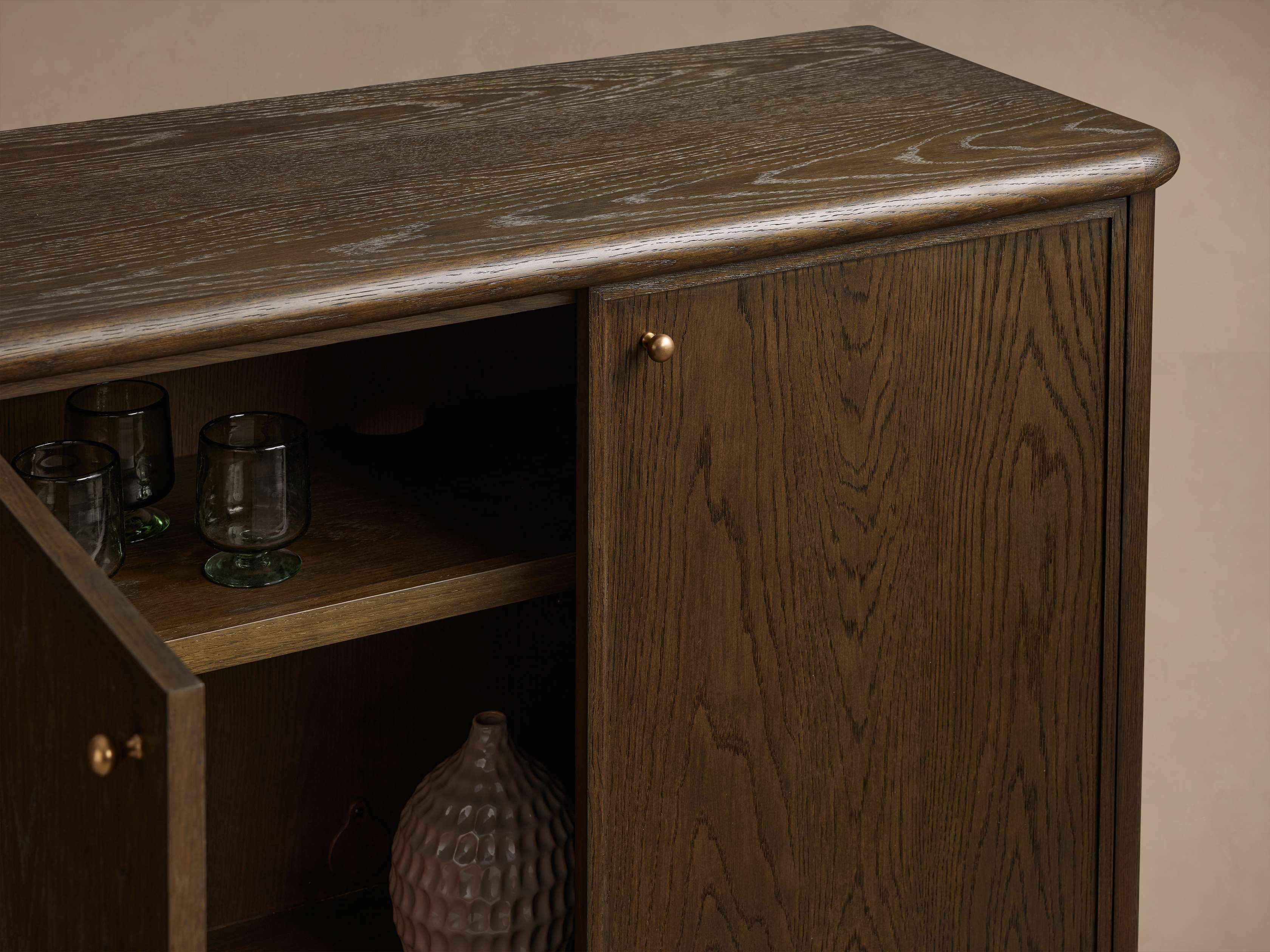 Warby Oak Sideboard, Anrichte, Aufbewahrungsschrank, Mokka, Medien-TV-Schrank, Holz, vier Türen, Eingangsbereichsschrank