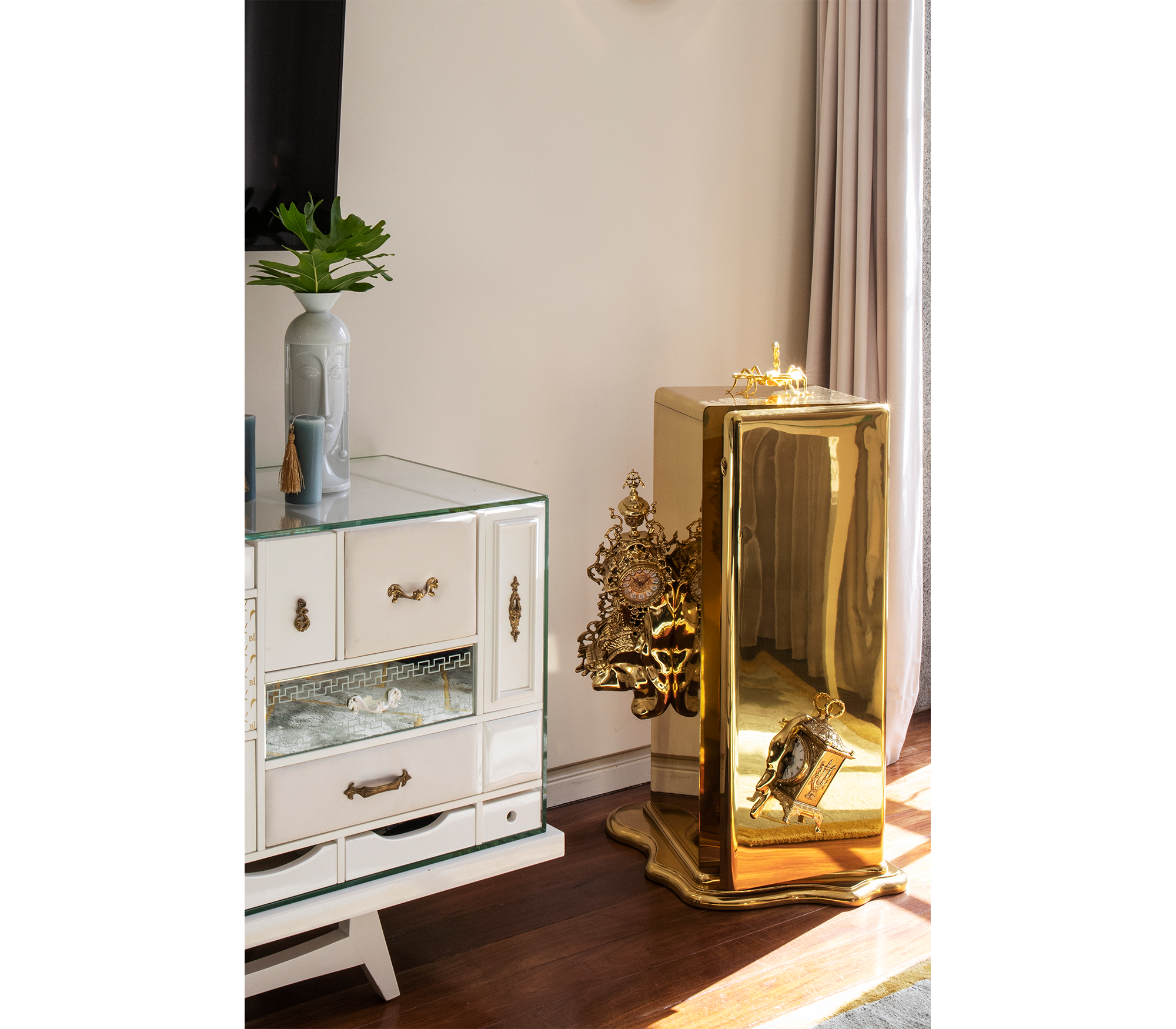 Luxury Dalí-Inspired Watch Winder Box with Surreal Sculptural Design & Gold-Plated Art Finish