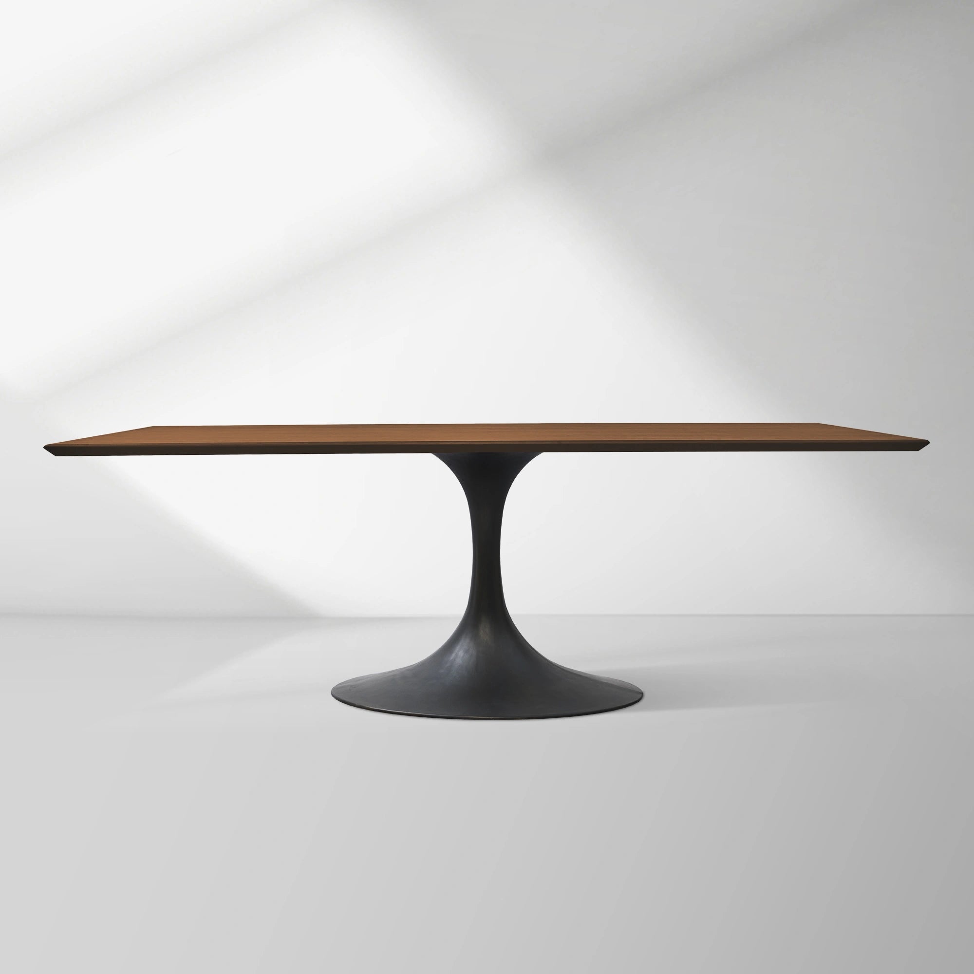 Aero Solid Wood Top Dining Table Tulip Rectangular Dining Table with Cast Steel Pedestal Base