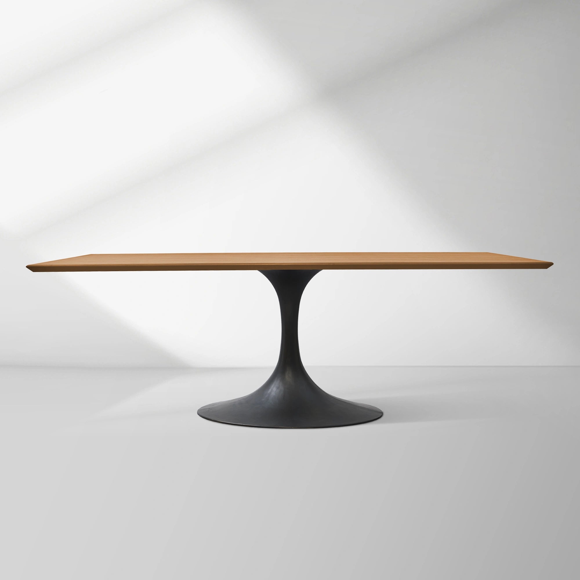 Aero Solid Wood Top Dining Table Tulip Rectangular Dining Table with Cast Steel Pedestal Base