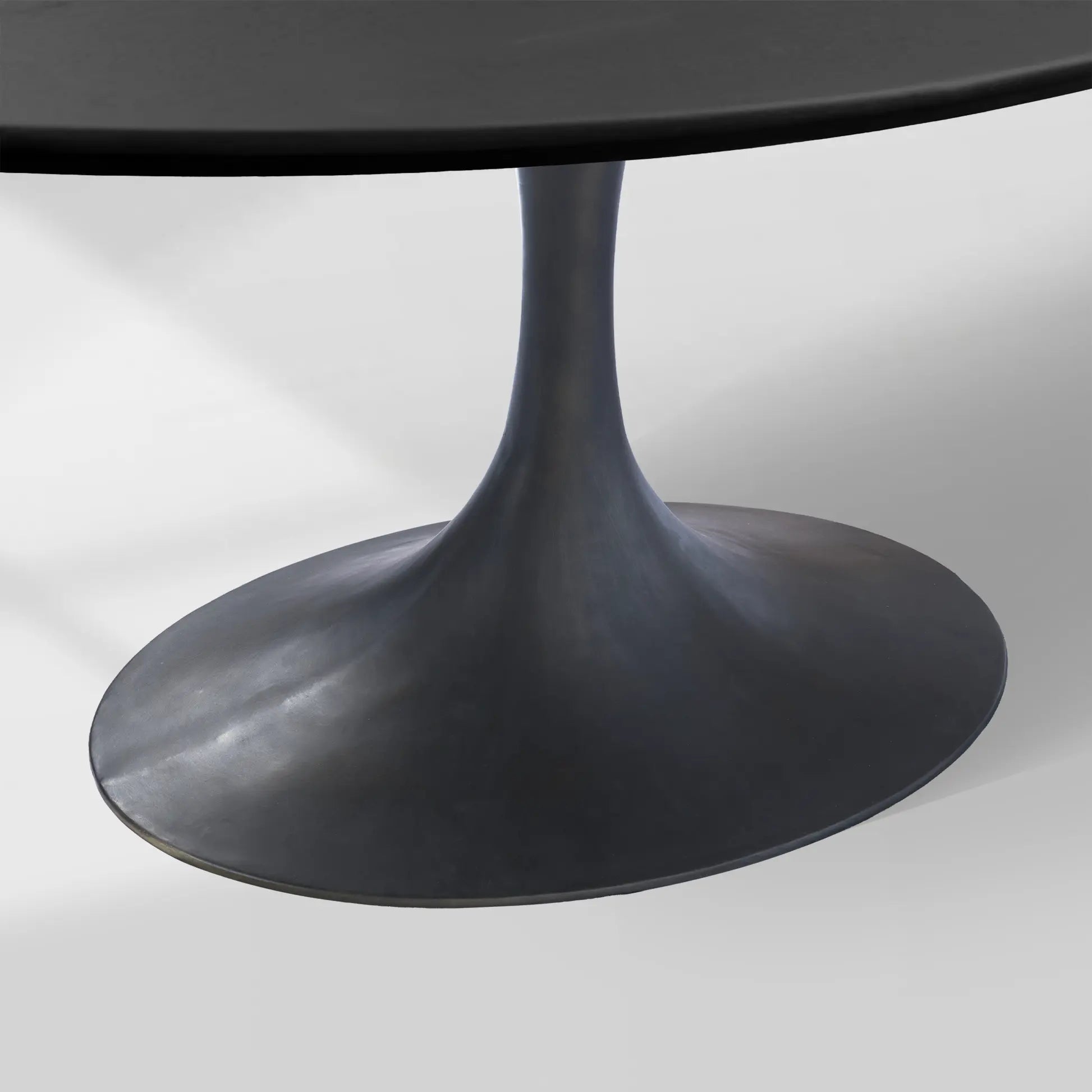 Aero Oval Solid Wood Dining Table Tulip Dining Table with Cast Steel Base