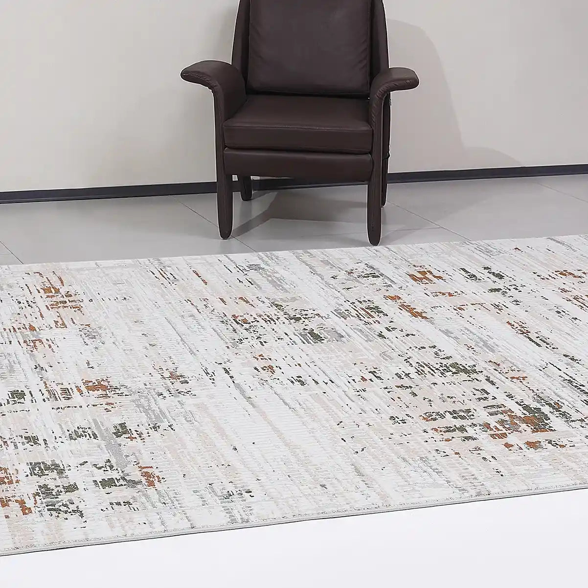 Tapis d'intérieur abstrait Meilade avec texture superposée, aux tons neutres, style simple et décontracté, effet usé