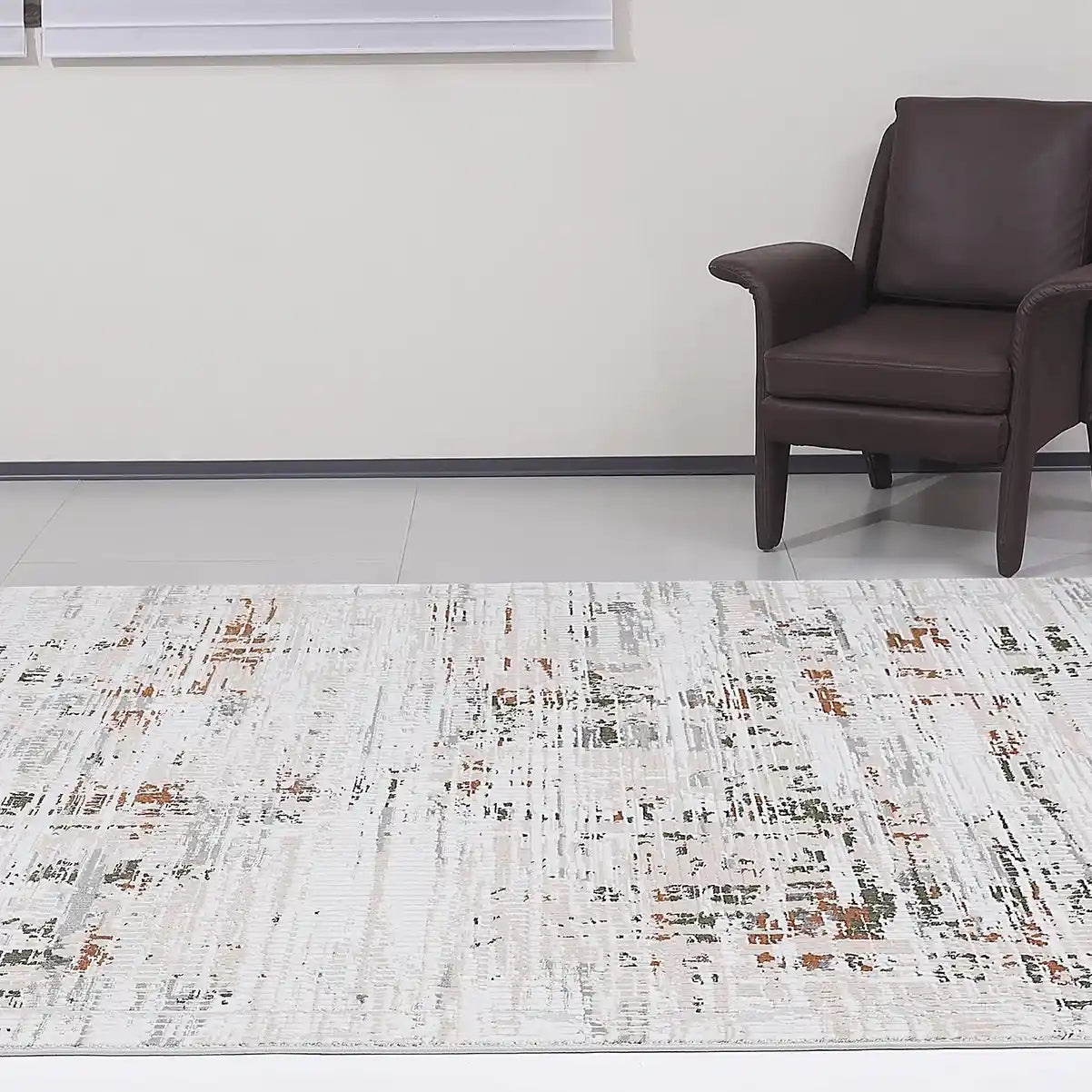 Tapis d'intérieur abstrait Meilade avec texture superposée, aux tons neutres, style simple et décontracté, effet usé