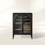 Hattie Holz-Barschrank, niedriger Weinschrank im Mid-Century-Modern-Stil aus Eiche