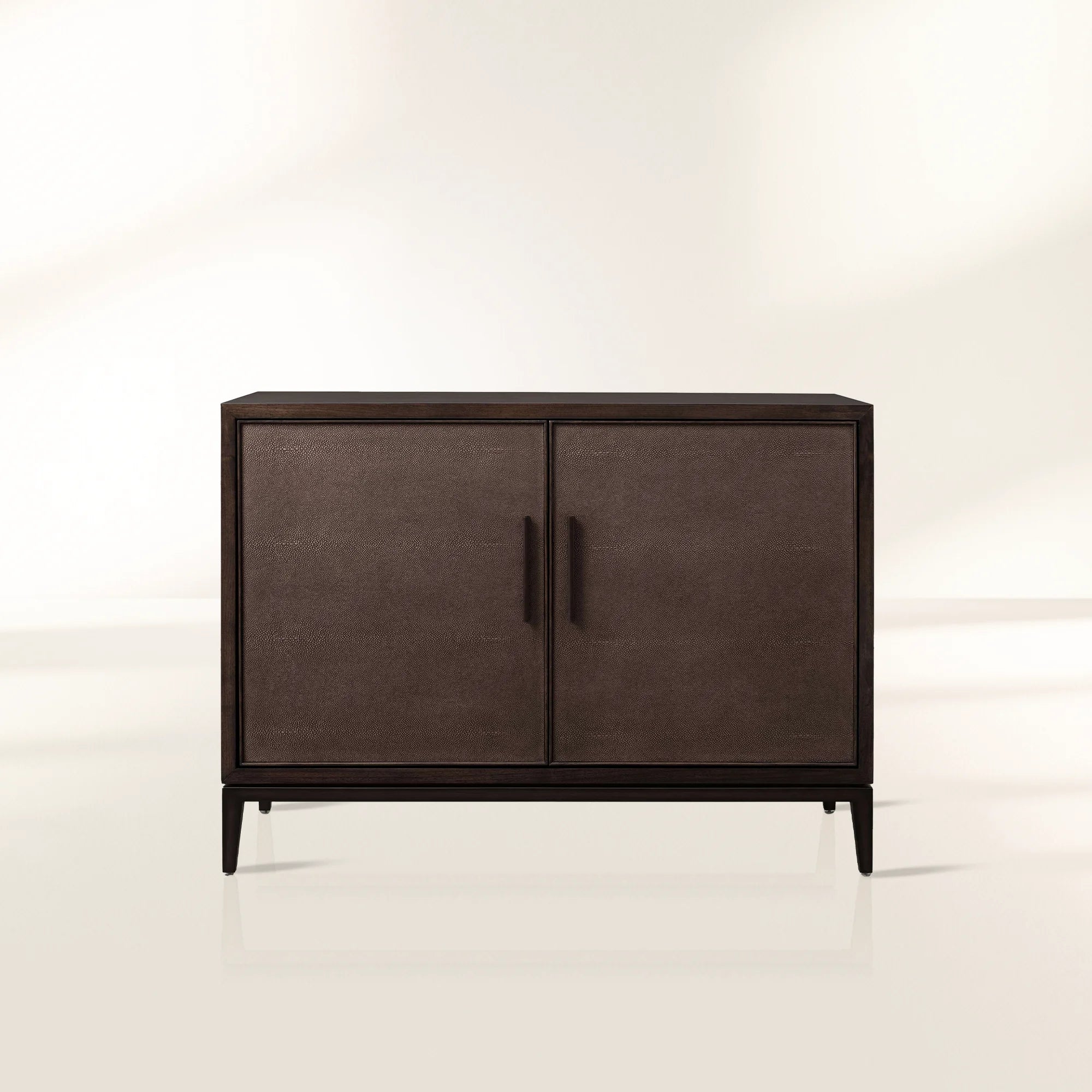 Malone Holz-Buffet-Sideboard, zweitüriger Eingangsschrank mit geprägtem Shagreen-Leder