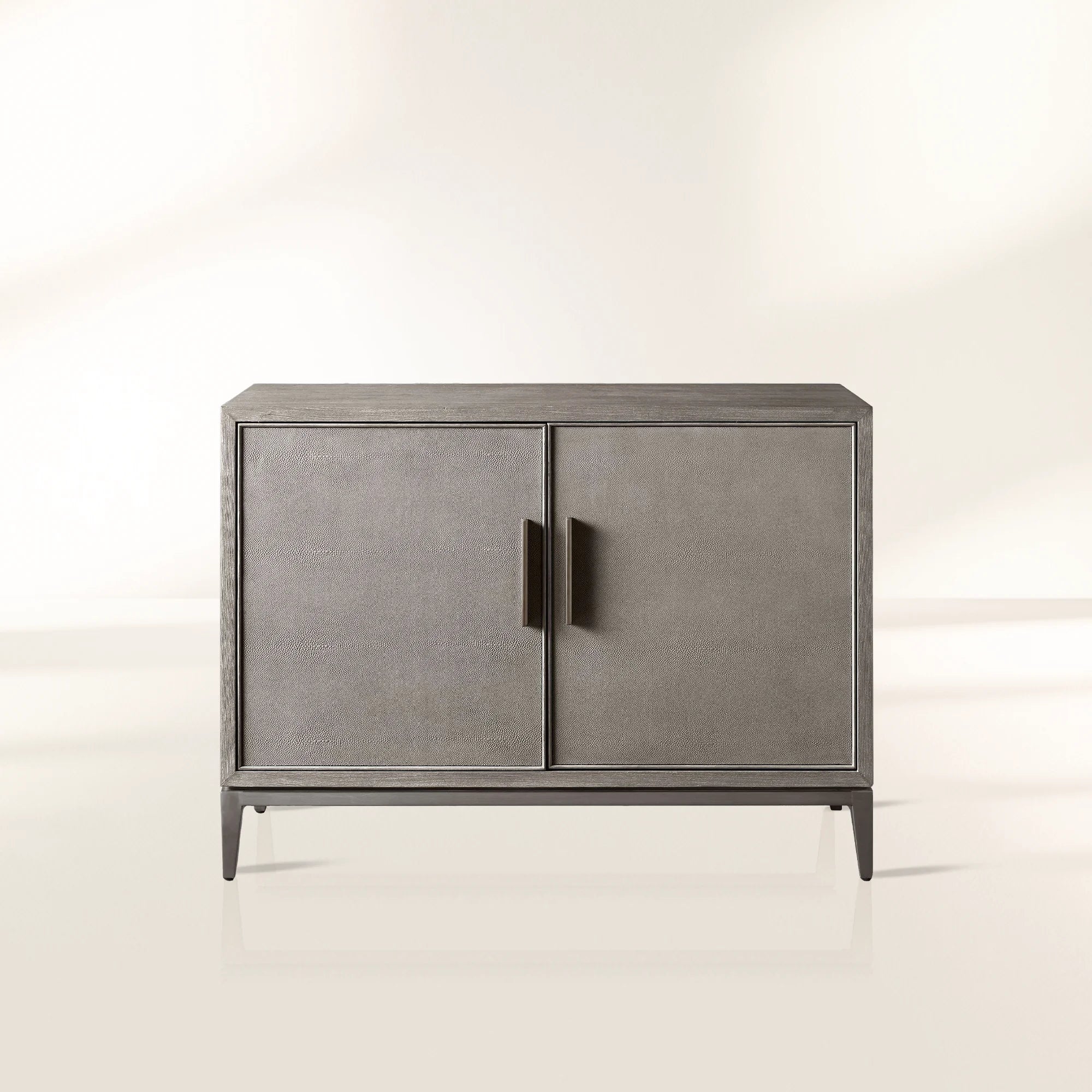 Malone Holz-Buffet-Sideboard, zweitüriger Eingangsschrank mit geprägtem Shagreen-Leder