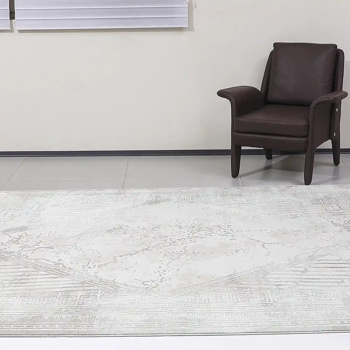 Safei Layered Geometric Calm Area Rug with Vintage-Style Carpet Minimalist Faded Geometric Meander Style