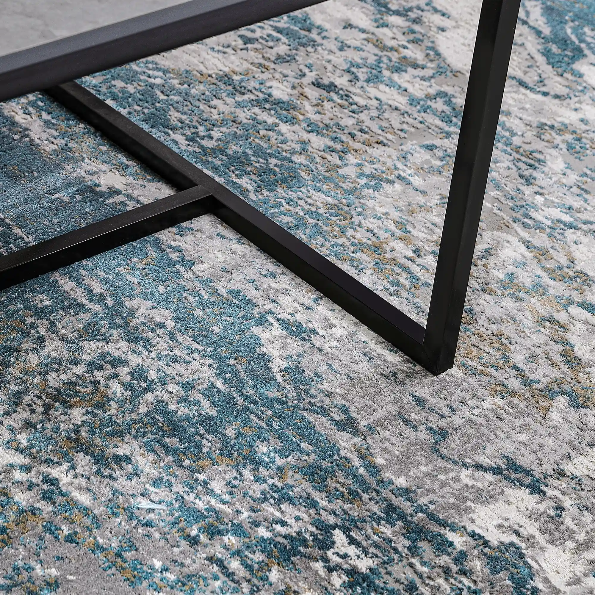 Tapis moderne Torino Mineral Flow Abstrait, luxueux et discret, raffiné, polyvalent et serein, style abstrait Mineral Flow.