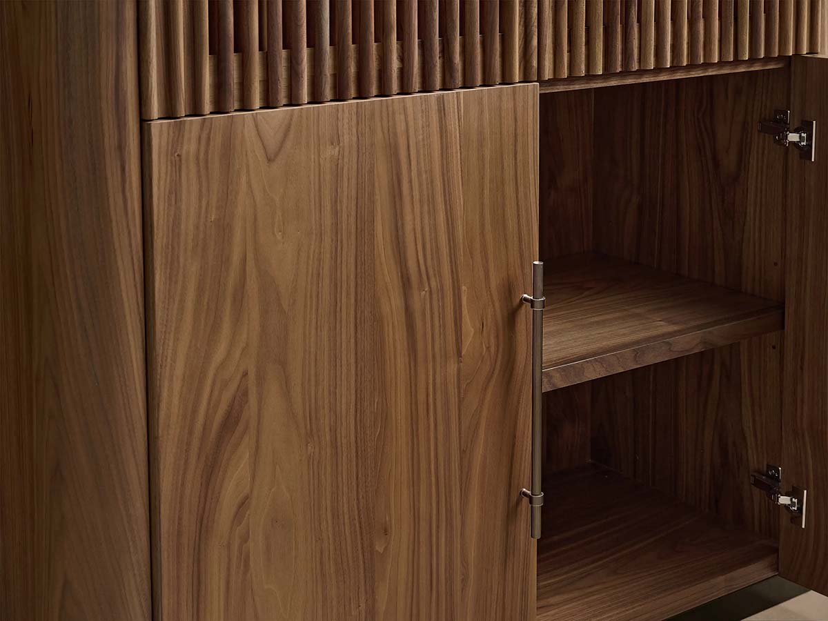 Piermont Modulares, geriffeltes Hochregal-Bücherregal aus schwarzem Nussbaum mit bronzefarbenem Sockel