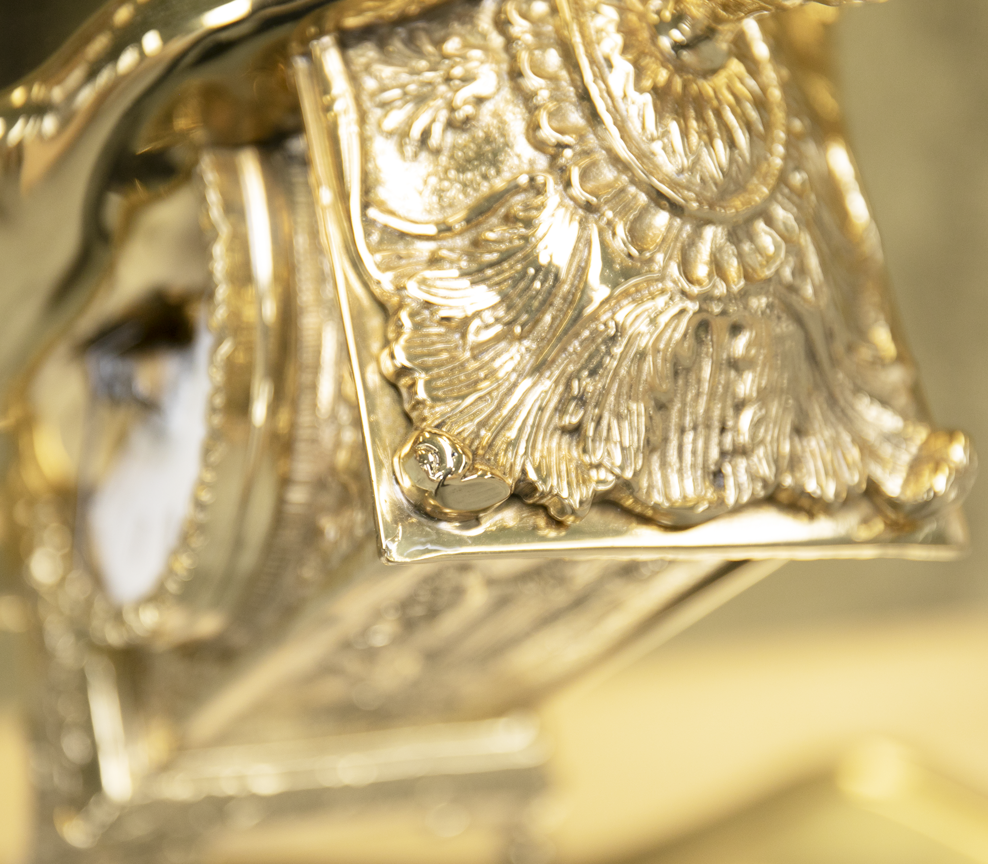 Luxury Dalí-Inspired Watch Winder Box with Surreal Sculptural Design & Gold-Plated Art Finish