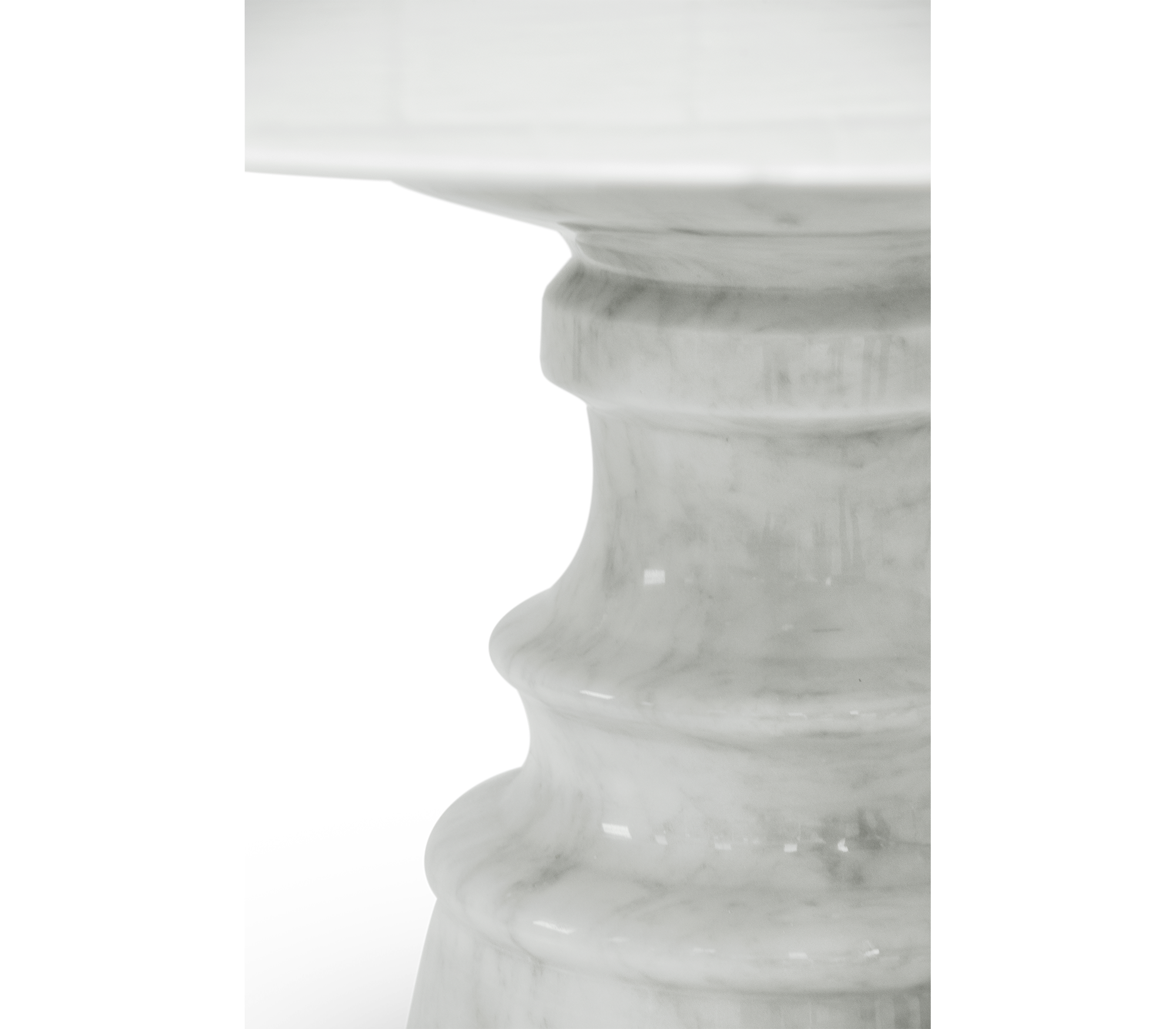 Pietra Round Classic Estremoz Marble Dining Table