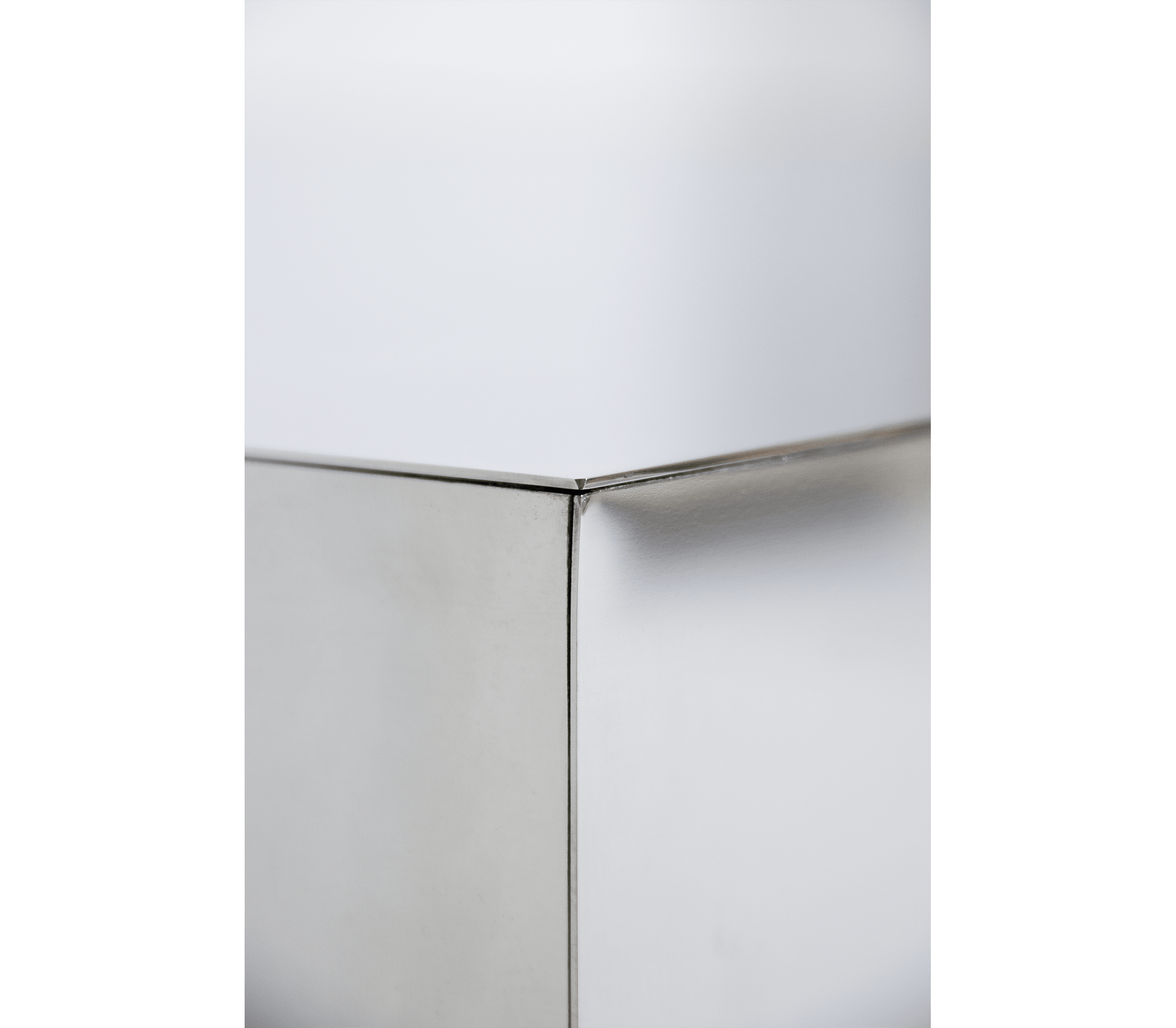 Lapiaz Cracked Stone Mirrored Luxury Nightstand