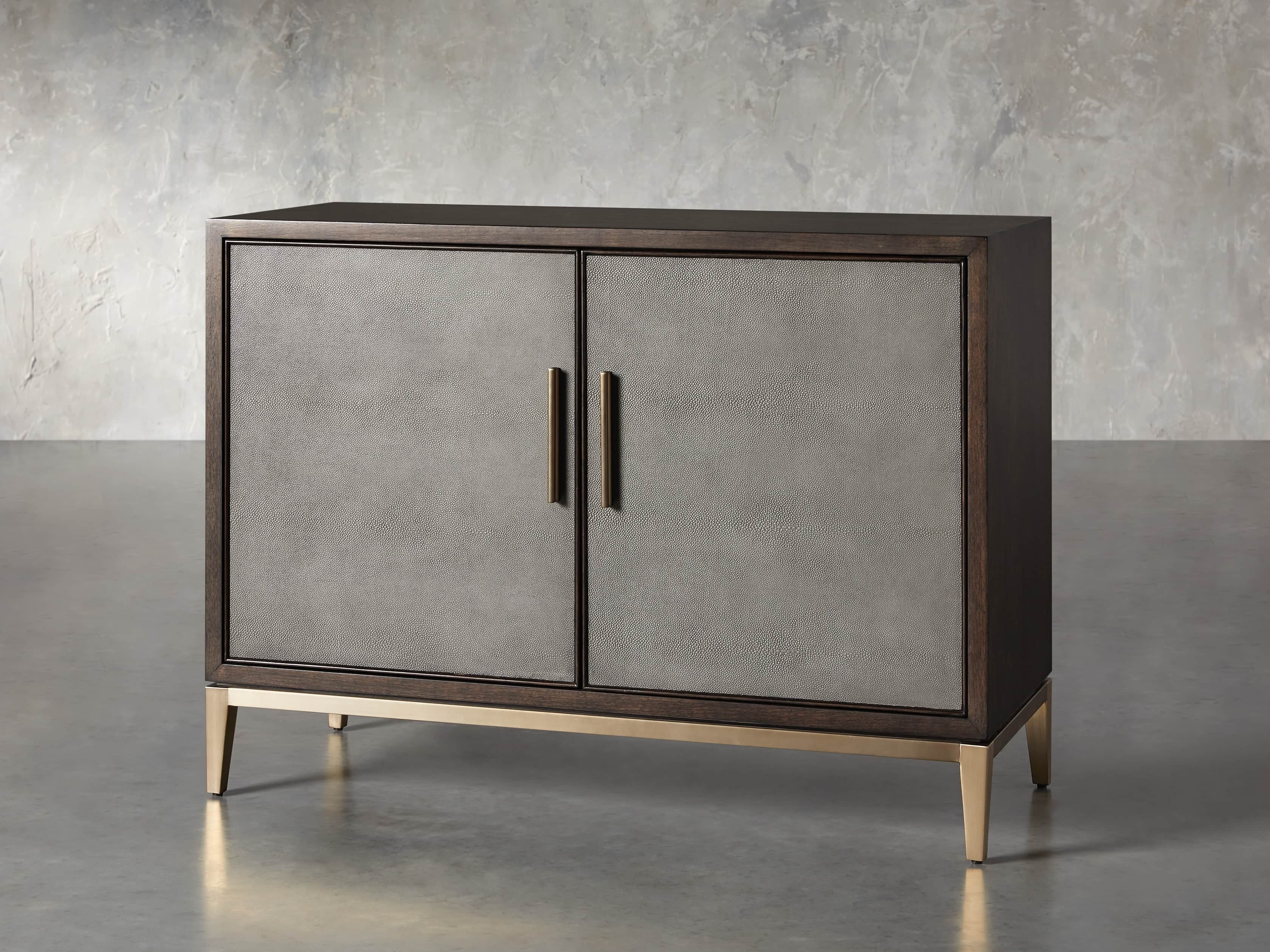 Malone Holz-Buffet-Sideboard, zweitüriger Eingangsschrank mit geprägtem Shagreen-Leder