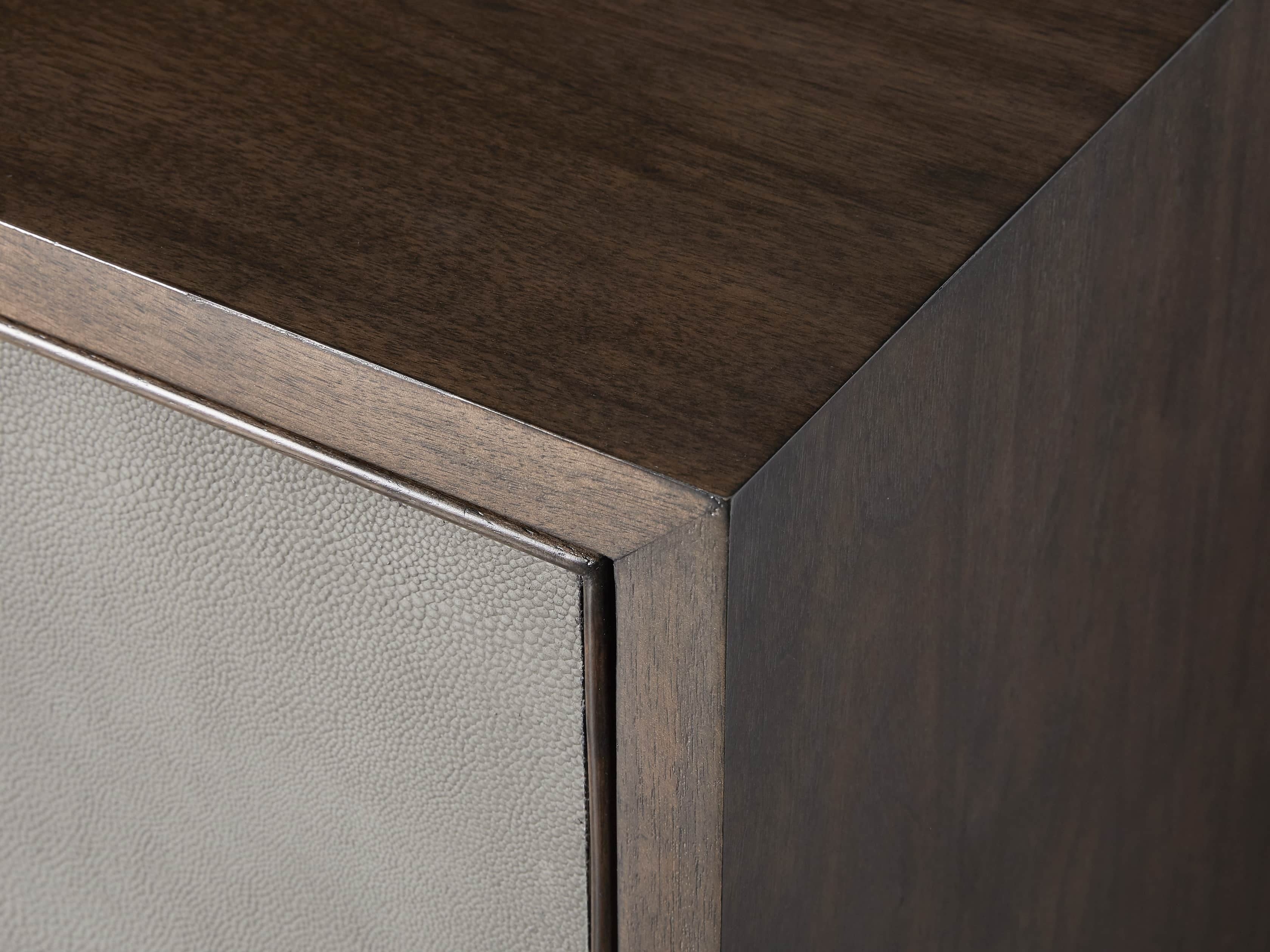 Malone Holz-Buffet-Sideboard, zweitüriger Eingangsschrank mit geprägtem Shagreen-Leder
